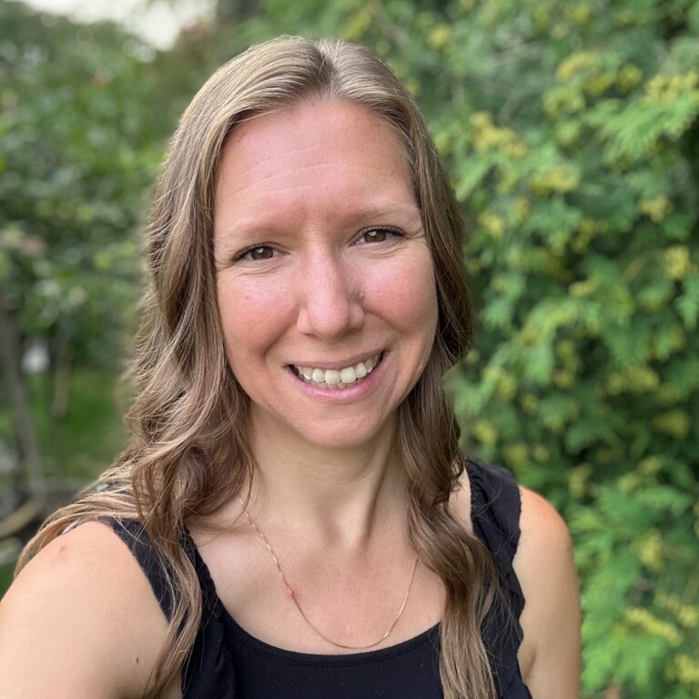 IMG 4228 min 768x768